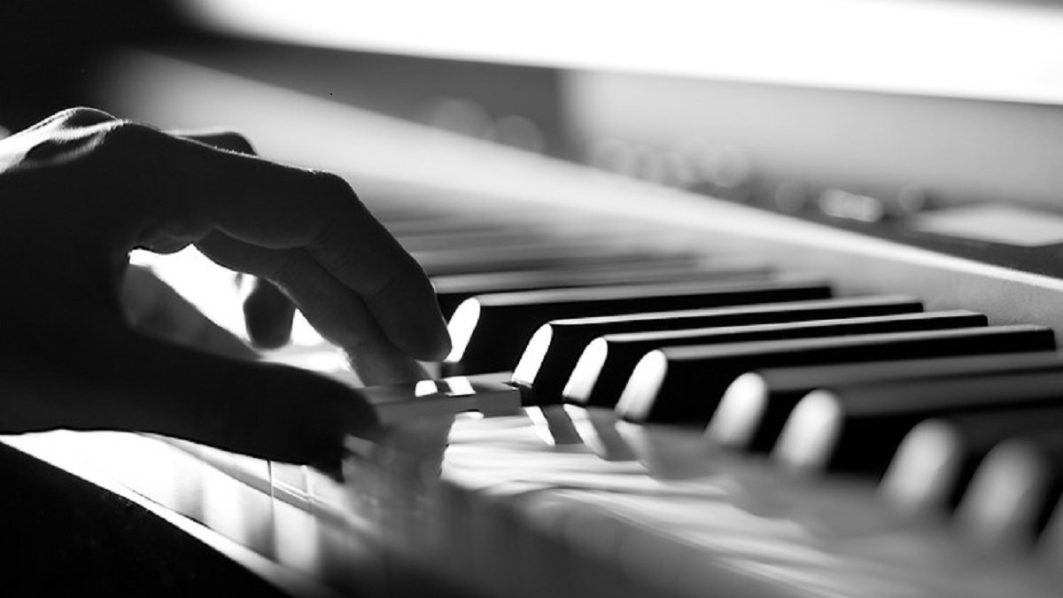 Hoe lang duurt het om piano te leren spelen?
